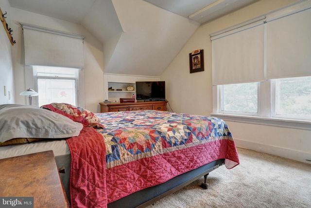 535 VALLEY PARK RD, Phoenixville, PA 19460