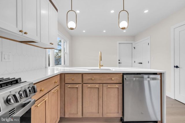 9 14TH ST, Williamstown, NJ 08094