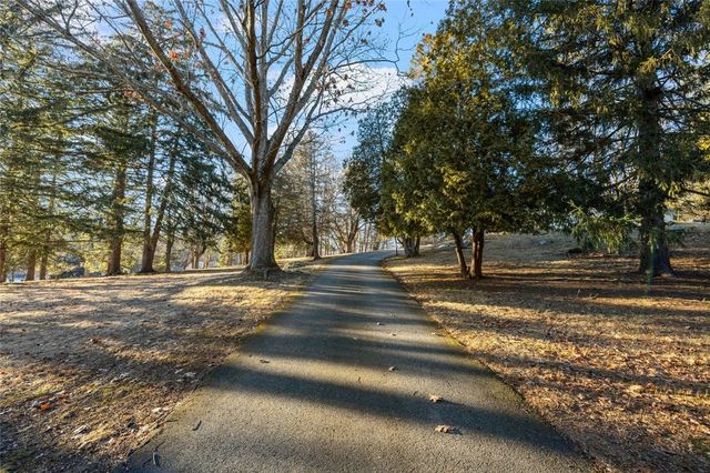 555 Great Road, Lincoln, RI 02865