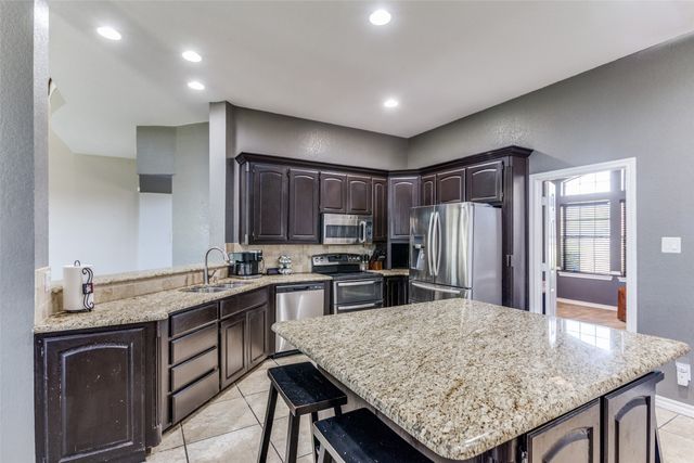 7428 Golf Club Drive, Fort Worth, TX 76179