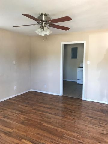 510 Avenue G, Shallowater, TX 79363