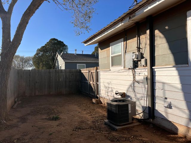 510 Avenue G, Shallowater, TX 79363