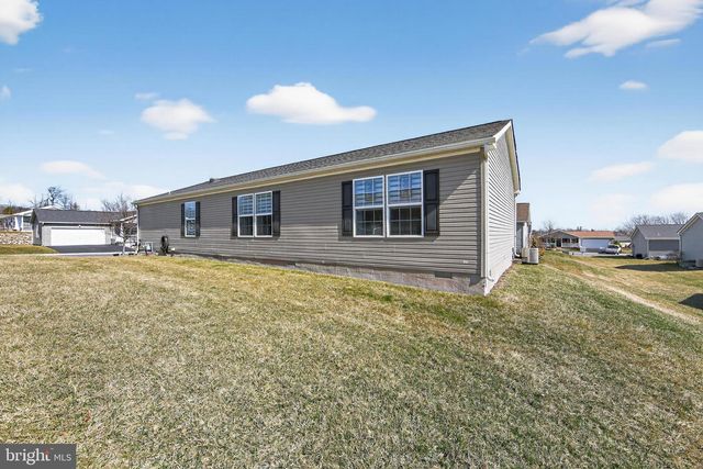 50 MIDDLEMARCH RD, Douglassville, PA 19518