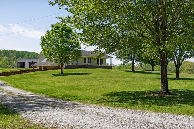 170 Champagne Ln, Rock Island, TN 38581
