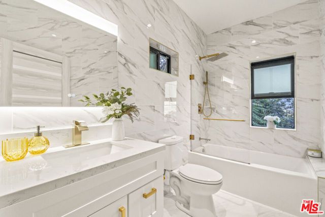 2315 Loma Vista Place, Los Angeles, CA 90039