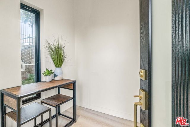 2315 Loma Vista Place, Los Angeles, CA 90039