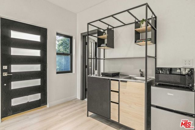 2315 Loma Vista Place, Los Angeles, CA 90039