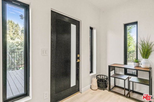 2315 Loma Vista Place, Los Angeles, CA 90039