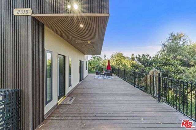 2315 Loma Vista Place, Los Angeles, CA 90039
