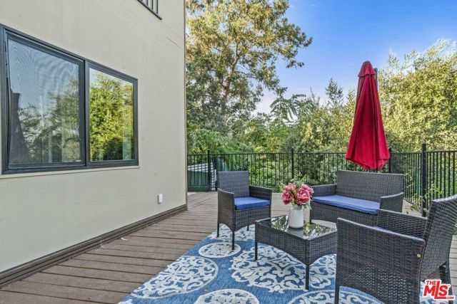 2315 Loma Vista Place, Los Angeles, CA 90039