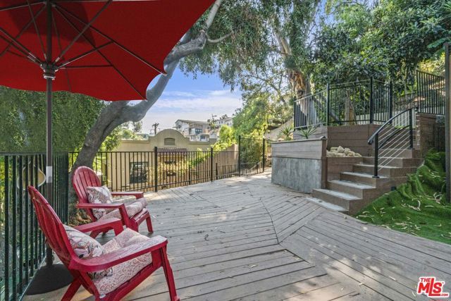 2315 Loma Vista Place, Los Angeles, CA 90039