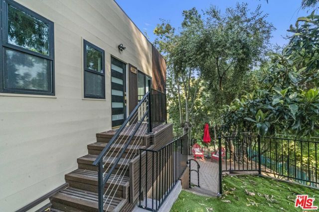 2315 Loma Vista Place, Los Angeles, CA 90039