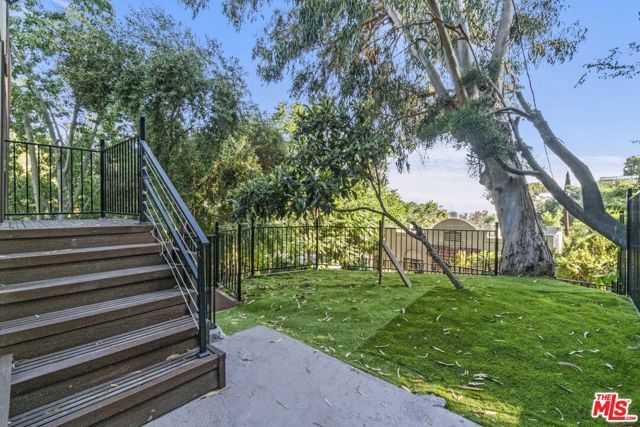 2315 Loma Vista Place, Los Angeles, CA 90039