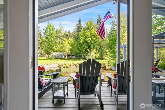 560 Mountain Trail Road, Brinnon, WA 98320