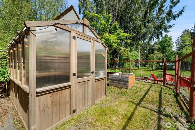 560 Mountain Trail Road, Brinnon, WA 98320