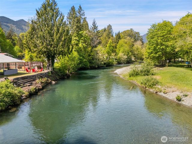 560 Mountain Trail Road, Brinnon, WA 98320