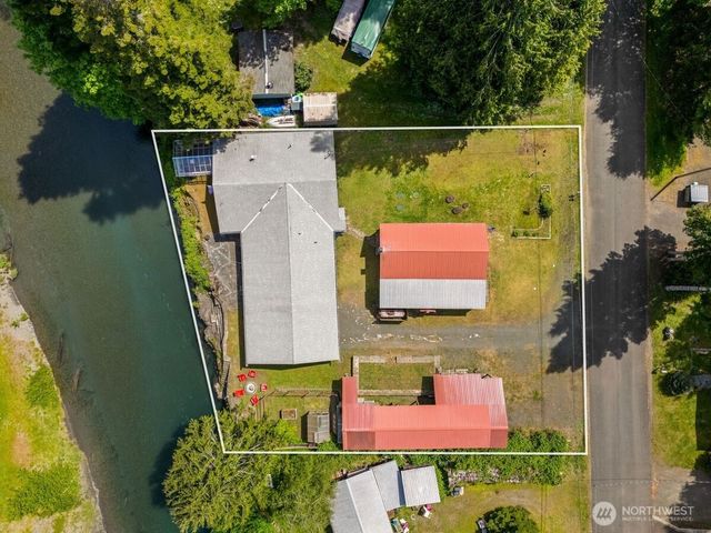 560 Mountain Trail Road, Brinnon, WA 98320