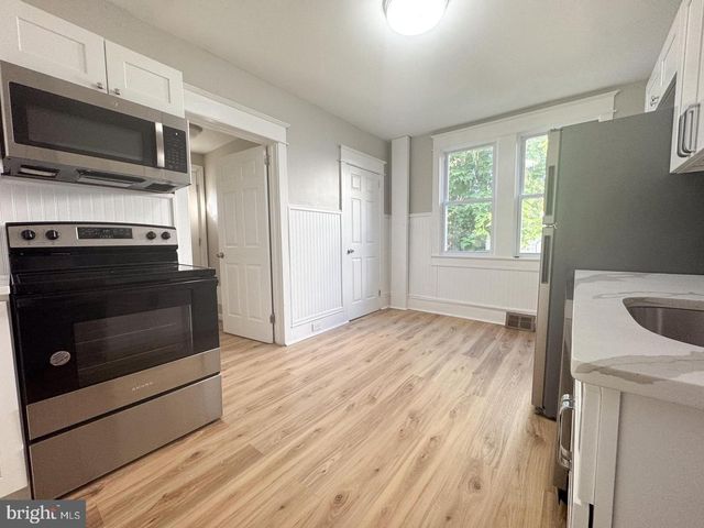 27 E ADAMS ST, Paulsboro, NJ 08066