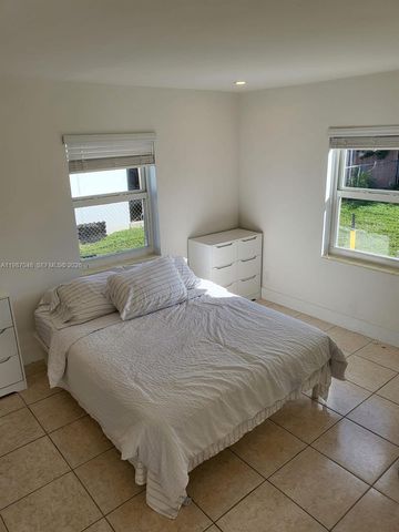 6130 Grant St 2, Hollywood, FL 33024