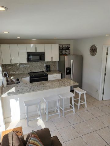 6130 Grant St 2, Hollywood, FL 33024