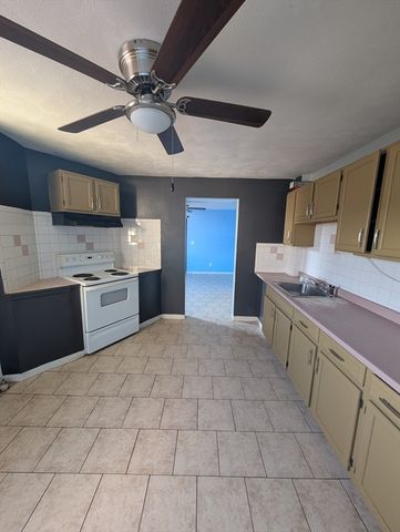 13 William C Kelly Sq 2D, Boston, MA 02128