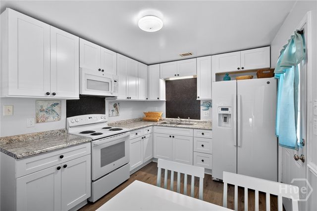 222 East Point Drive, Savannah, GA 31410