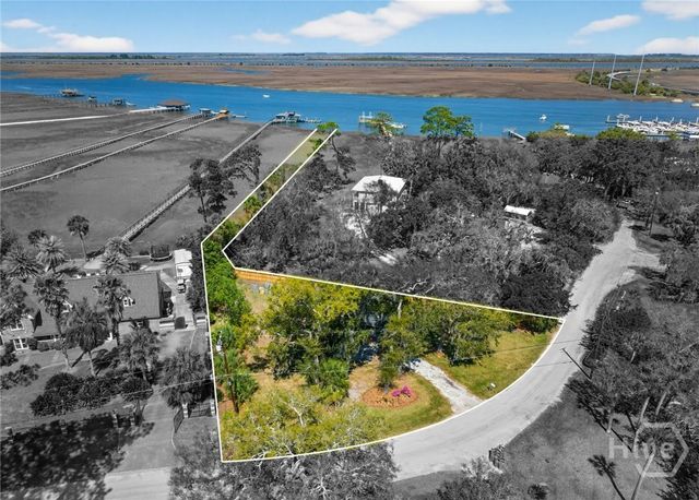 222 East Point Drive, Savannah, GA 31410