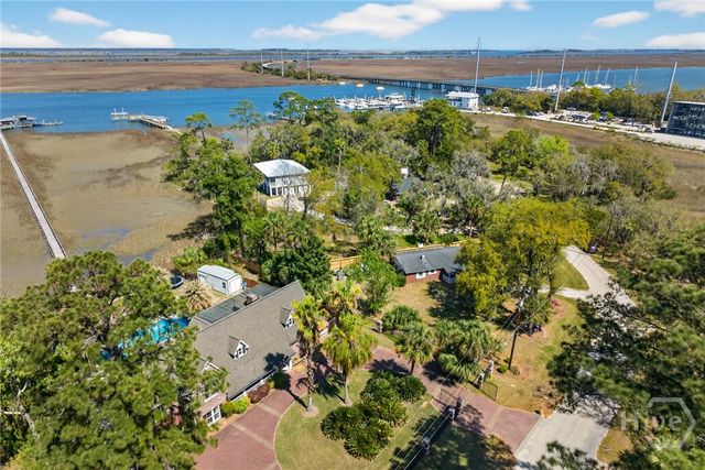 222 East Point Drive, Savannah, GA 31410