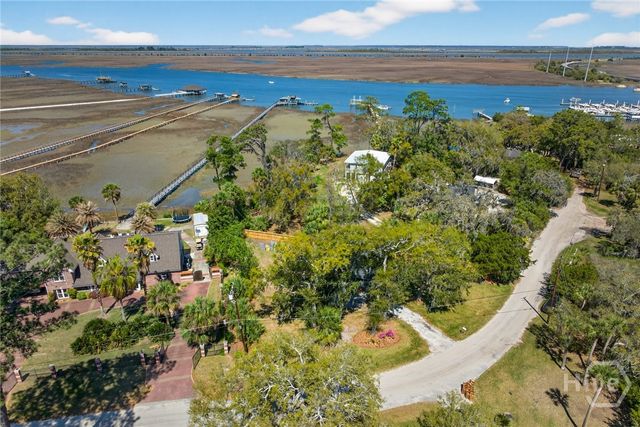 222 East Point Drive, Savannah, GA 31410