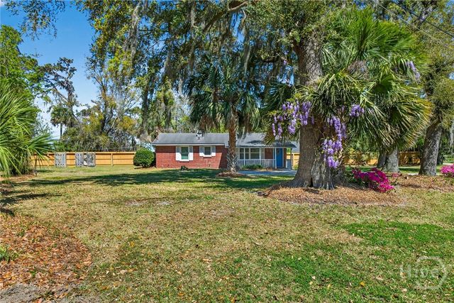 222 East Point Drive, Savannah, GA 31410