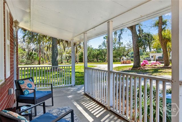 222 East Point Drive, Savannah, GA 31410