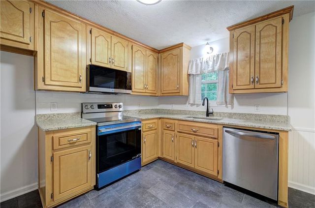 302 Crystal Creek Drive, Jasper, GA 30143