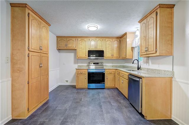 302 Crystal Creek Drive, Jasper, GA 30143