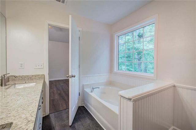 302 Crystal Creek Drive, Jasper, GA 30143