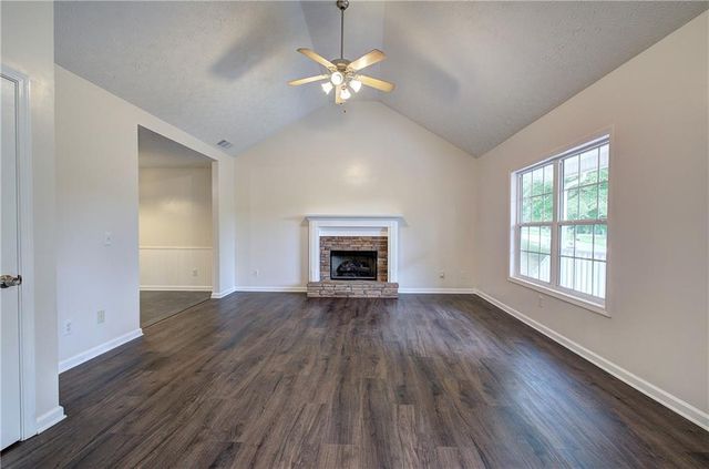 302 Crystal Creek Drive, Jasper, GA 30143
