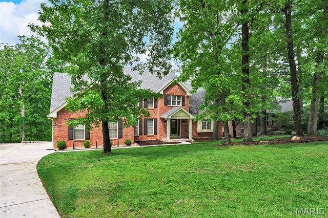 9833 Eagle Hill Lane, Sunset Hills, MO 63127