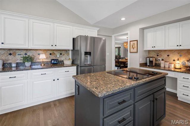 9833 Eagle Hill Lane, Sunset Hills, MO 63127