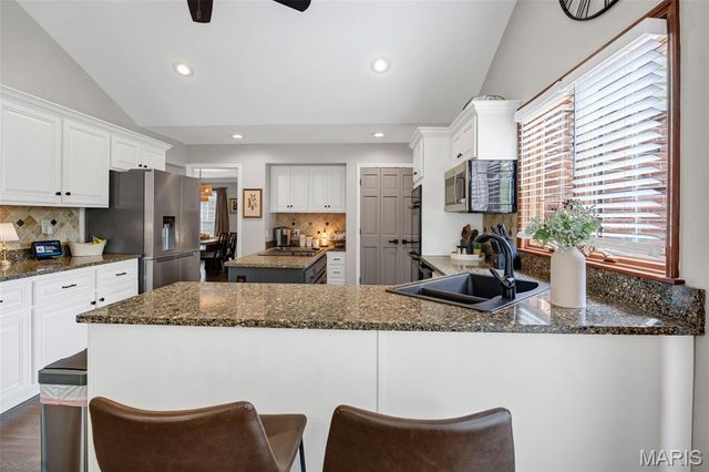 9833 Eagle Hill Lane, Sunset Hills, MO 63127