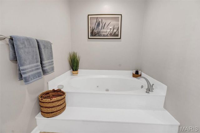 9833 Eagle Hill Lane, Sunset Hills, MO 63127