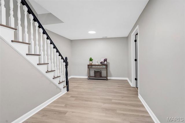 9833 Eagle Hill Lane, Sunset Hills, MO 63127