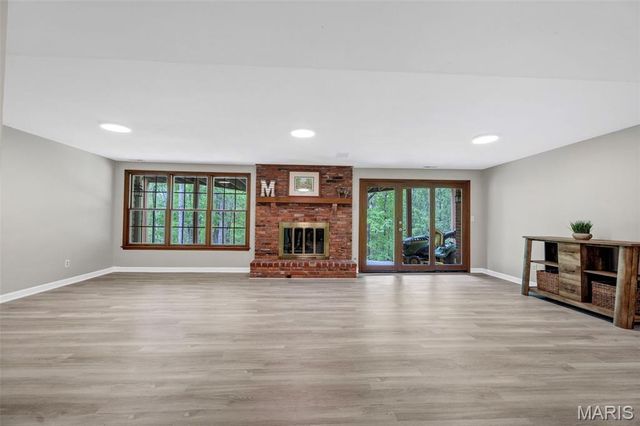 9833 Eagle Hill Lane, Sunset Hills, MO 63127