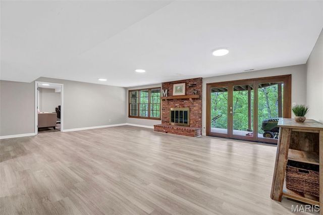 9833 Eagle Hill Lane, Sunset Hills, MO 63127