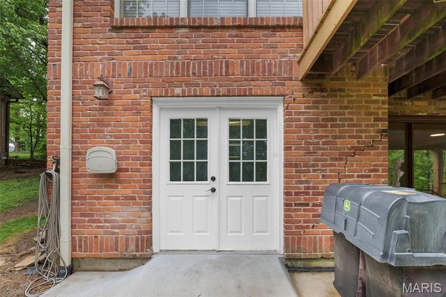 9833 Eagle Hill Lane, Sunset Hills, MO 63127
