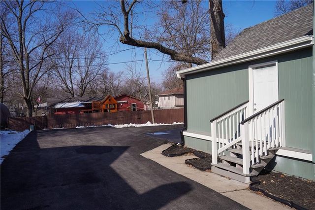 216 Main Street, Wellsville, KS 66092