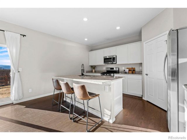 860 Camberly Drive, Windsor, CO 80550