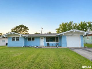 5323 N LONGWOOD Drive, Peoria, IL 61614