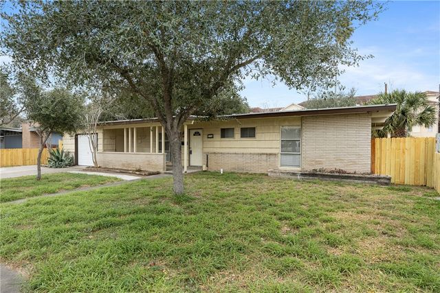 730 Santa Anita Dr, Kingsville, TX 78363
