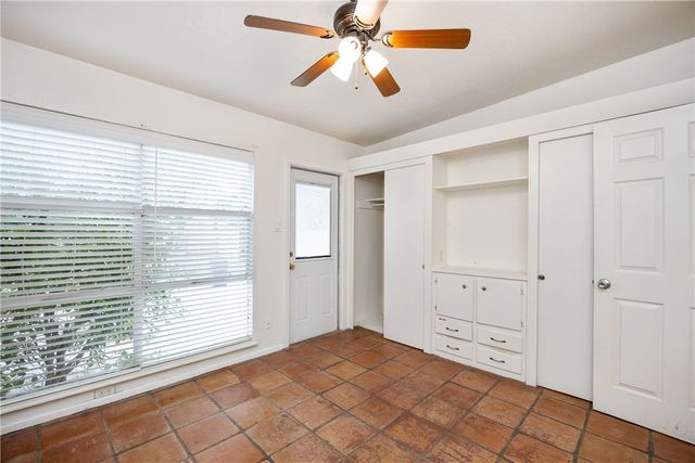 730 Santa Anita Dr, Kingsville, TX 78363