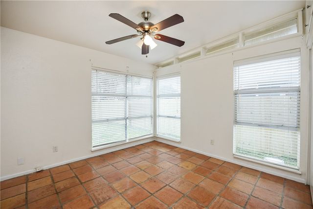 730 Santa Anita Dr, Kingsville, TX 78363