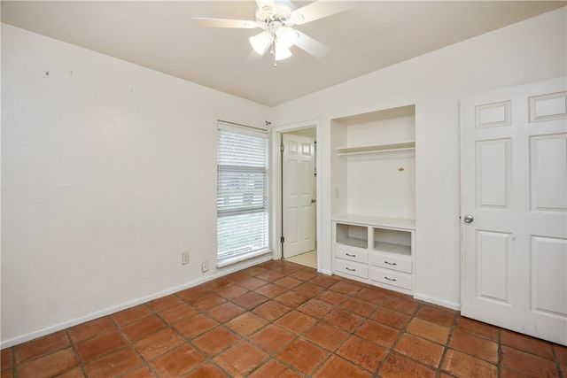 730 Santa Anita Dr, Kingsville, TX 78363